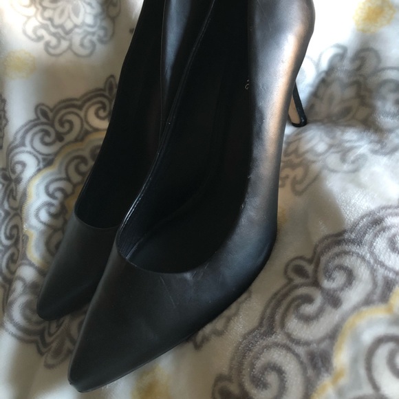 Spring Black classic Heels - Picture 1 of 5